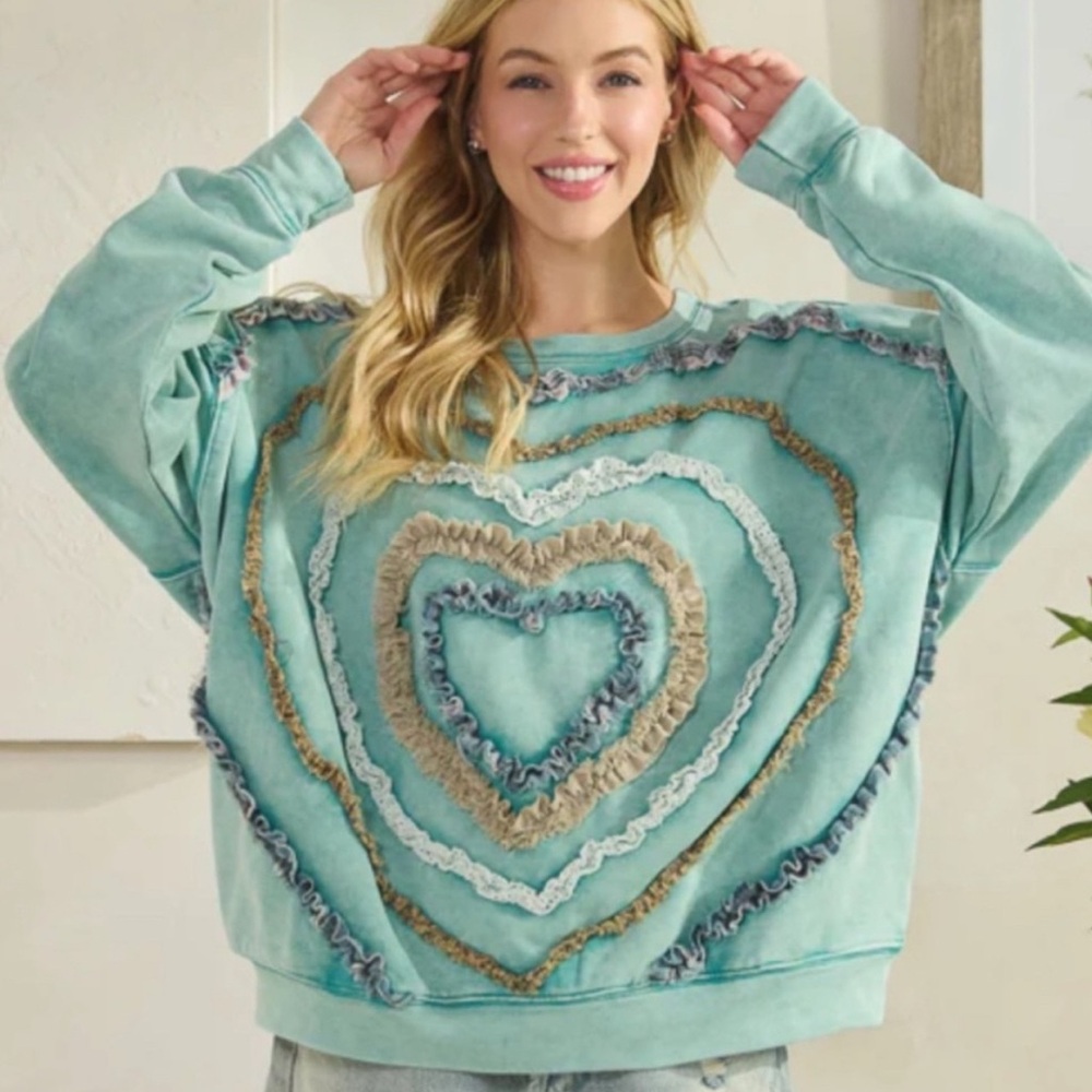 OLI & HALI Mineral Wash Heart Patchwork Cotton Sweatshirt with Pockets! - Size M - Picture 2 of 6